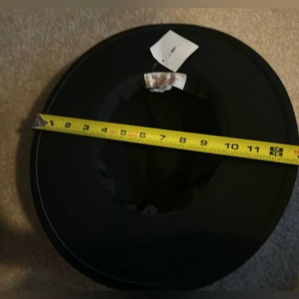 Four Buttons by San Diego Hat Company | Black Fedora Hat with golden chain NWT